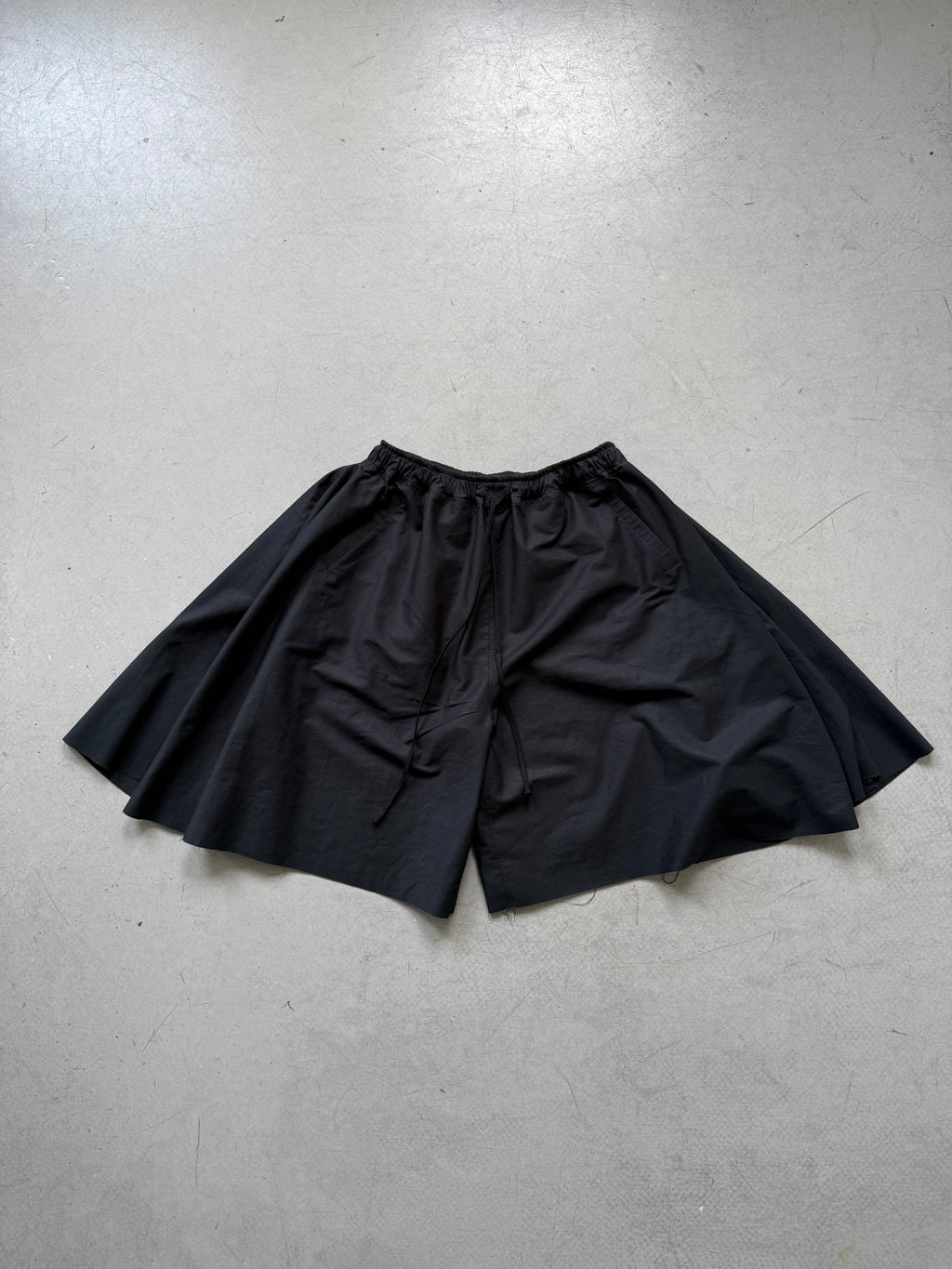 drape shorts