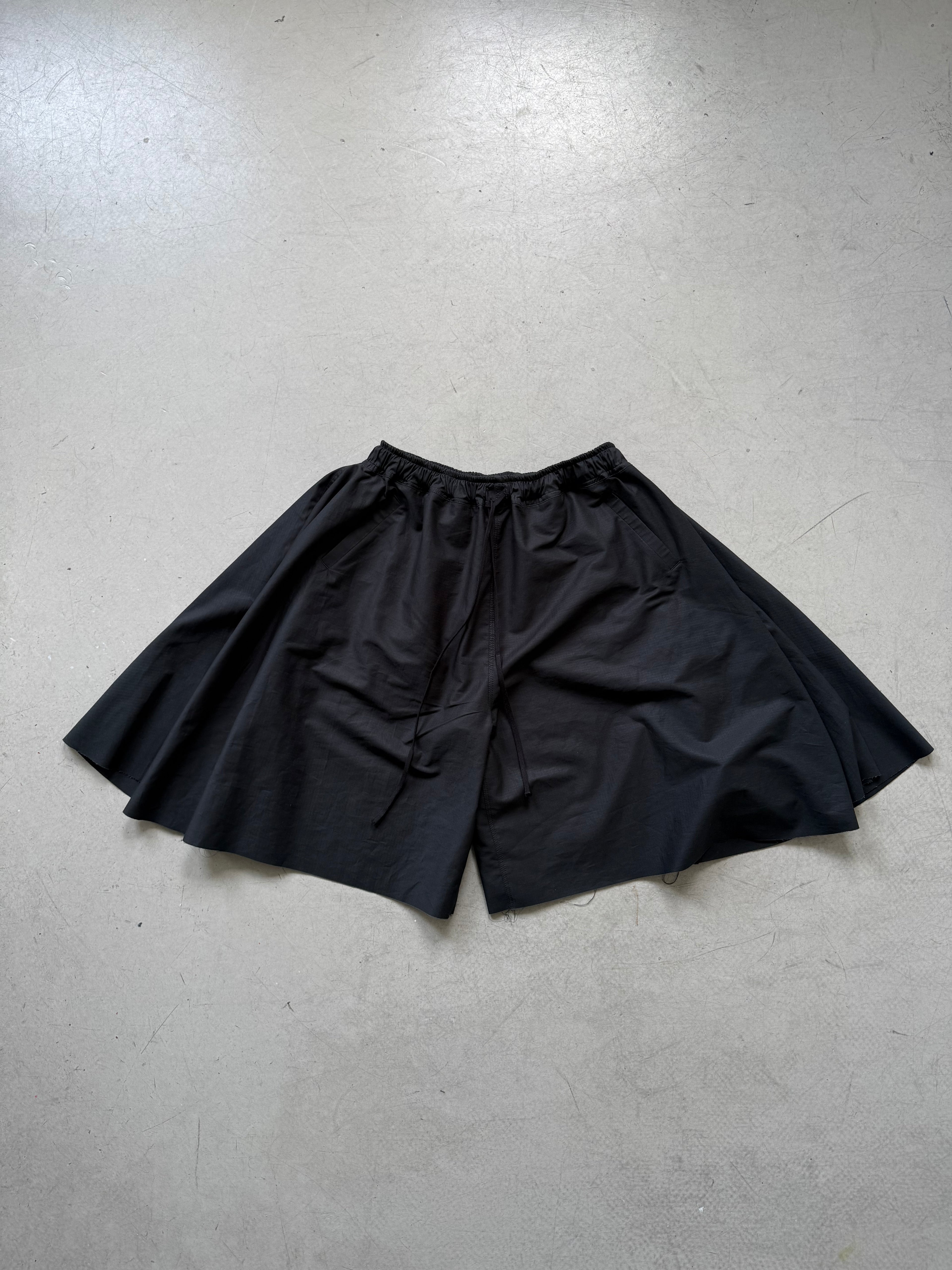 drape shorts