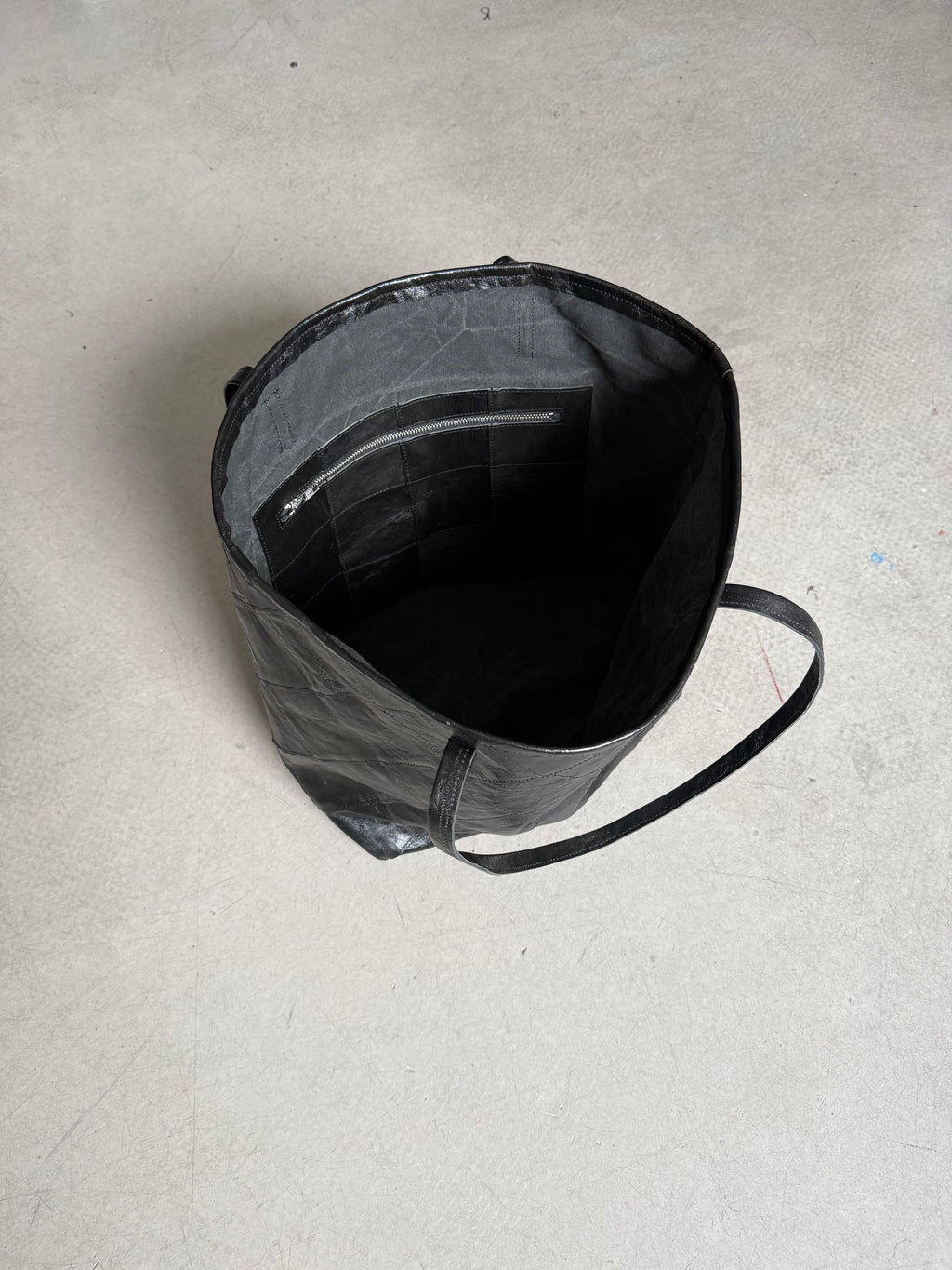 SQUARE LEATHER TOTE