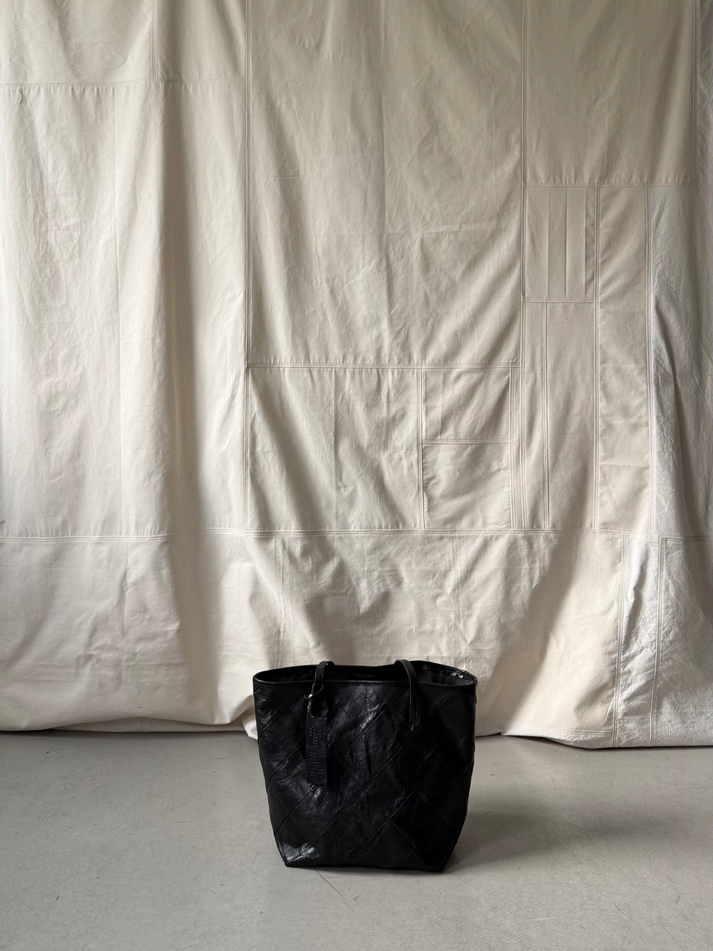 SQUARE LEATHER TOTE