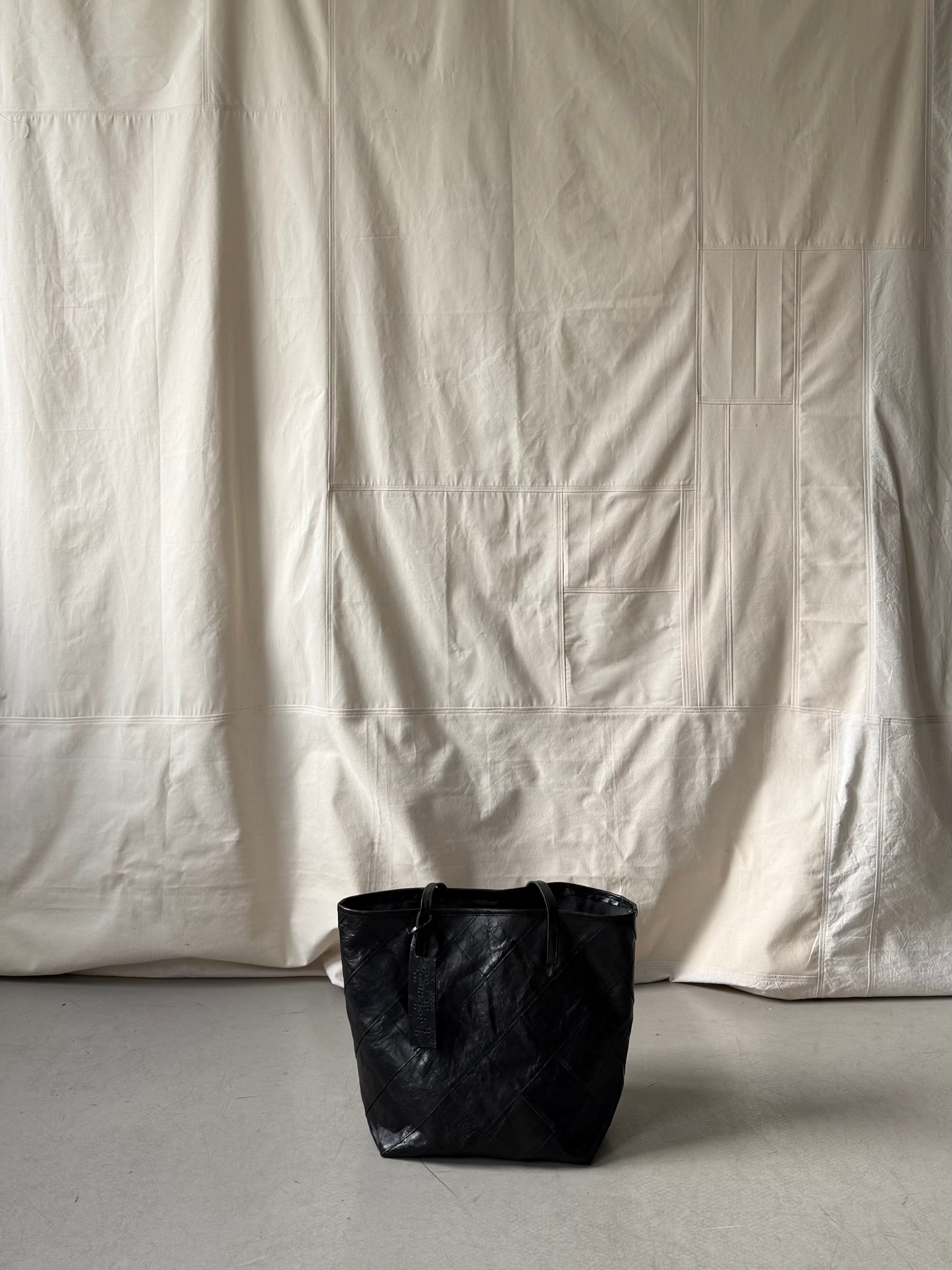 SQUARE LEATHER TOTE